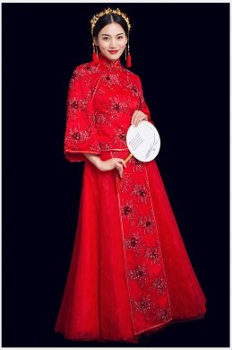 串珠工艺中式礼服：花伊珠花新娘礼服