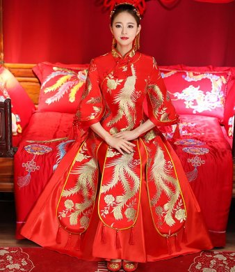 中式传统新娘礼服，金丝刺绣中式礼服