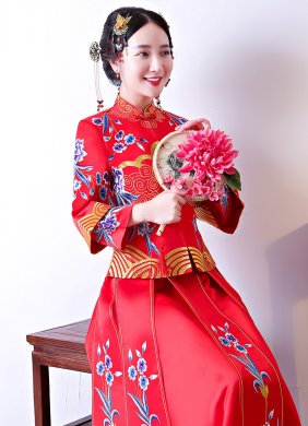 古典中国风中式礼服，牡丹多喜刺绣新娘礼服