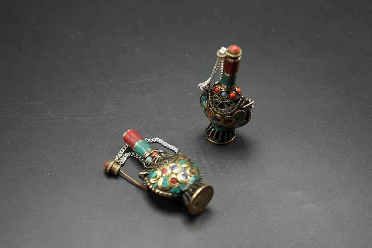西藏尼泊尔民族风手工镶嵌松石鼻烟壶