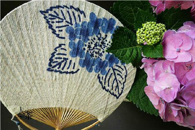 中国风复古刺绣和风扇
