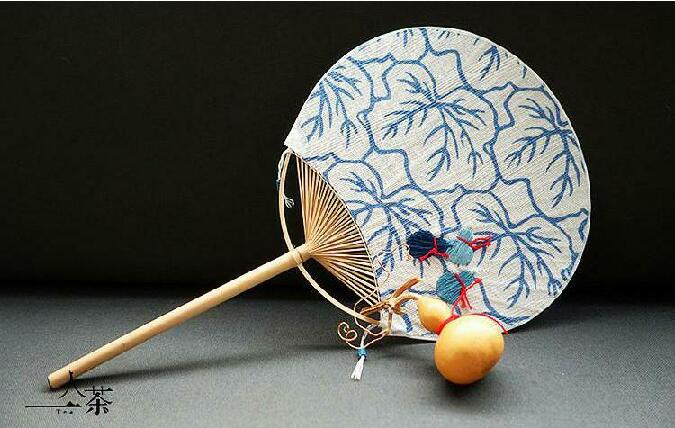 中国风复古刺绣和风扇