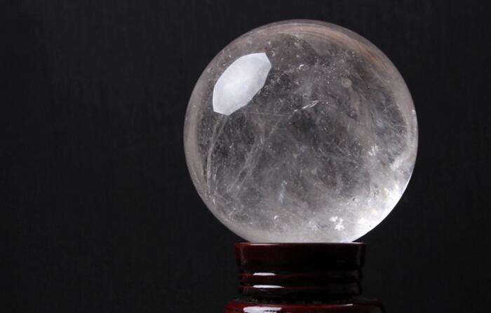 白水晶球 ，纯天然水晶鉴定方法