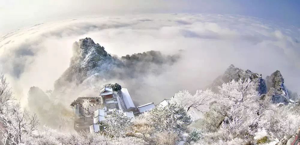 武当山雪景摄影：雪后武當是仙山